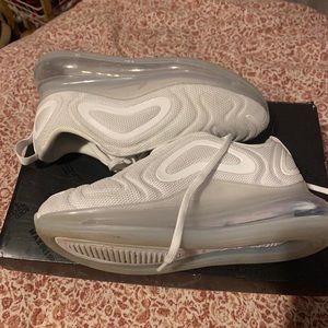 Nike White Air Max 720